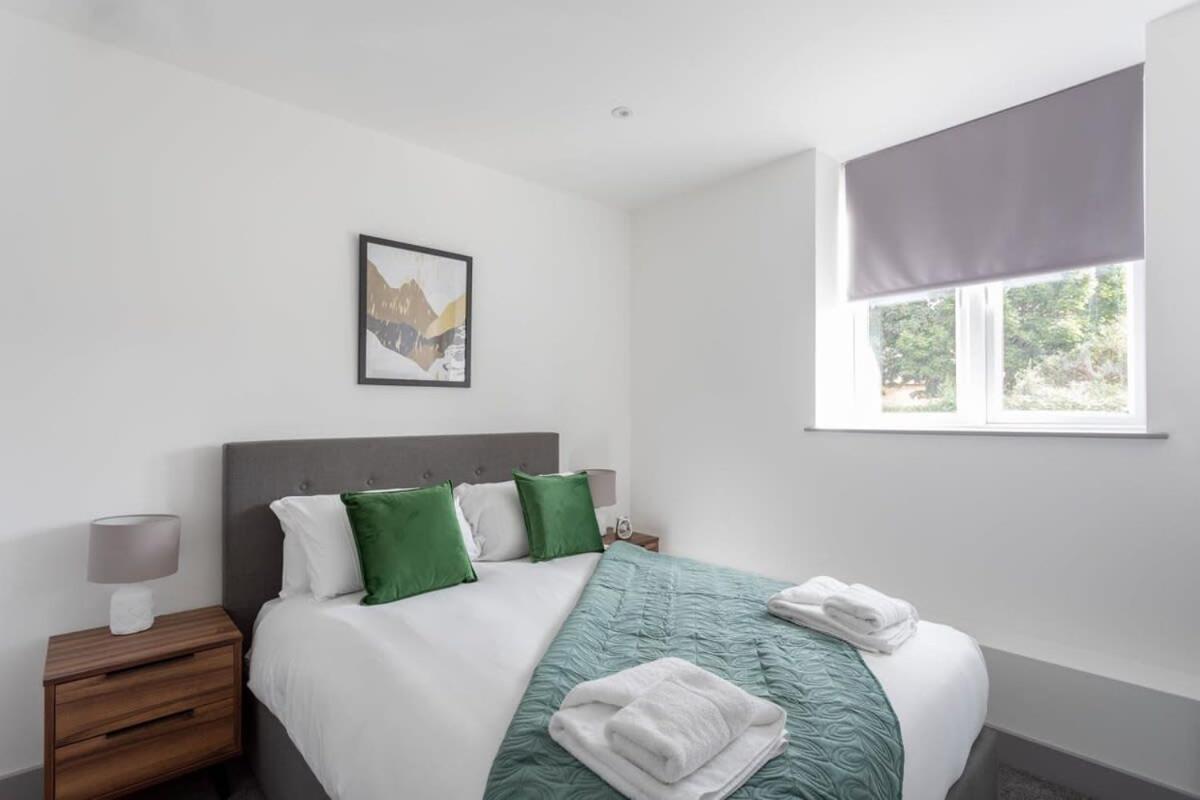 Modern 1 Bedroom Apartment Leeds Лидс Экстерьер фото