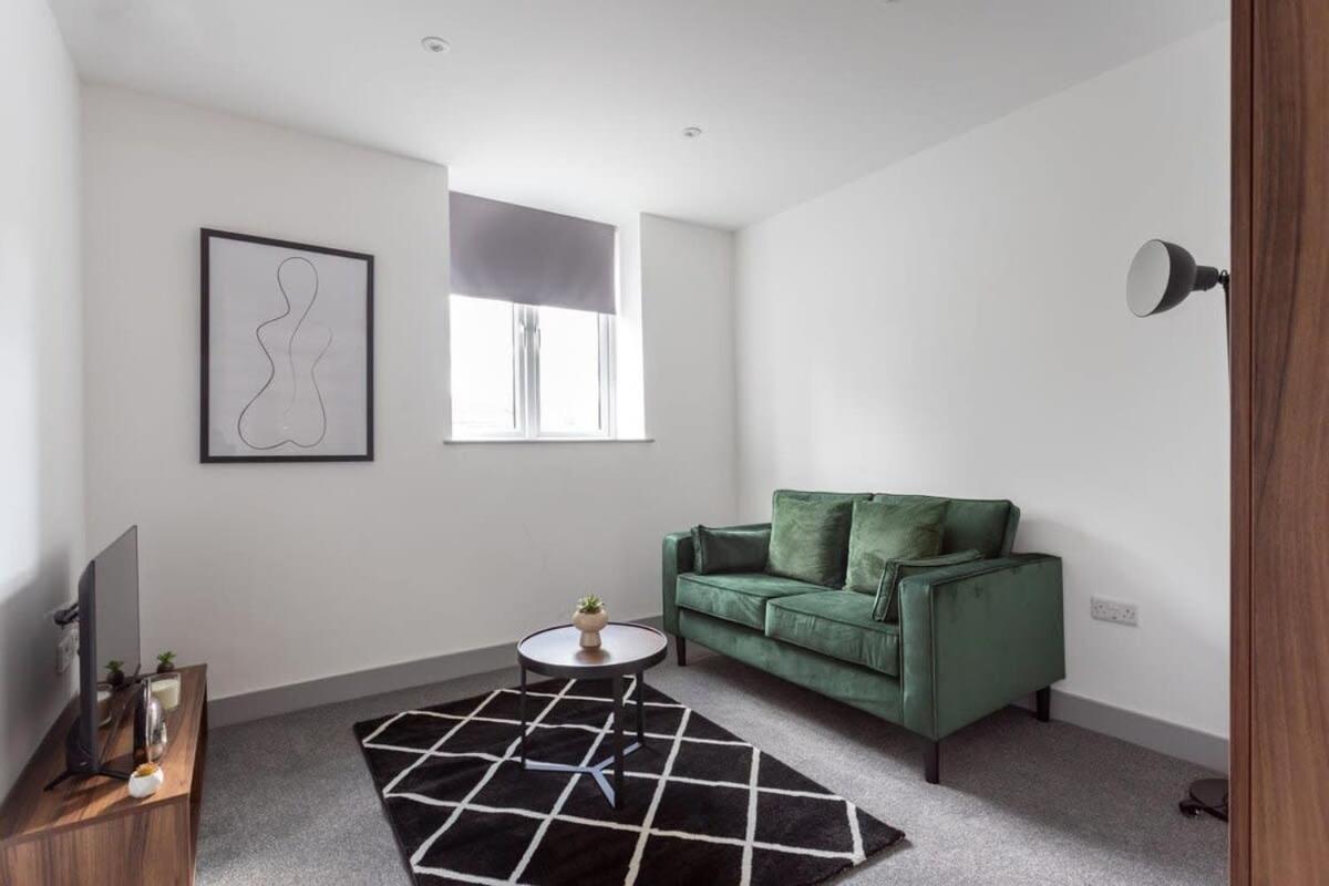 Modern 1 Bedroom Apartment Leeds Лидс Экстерьер фото